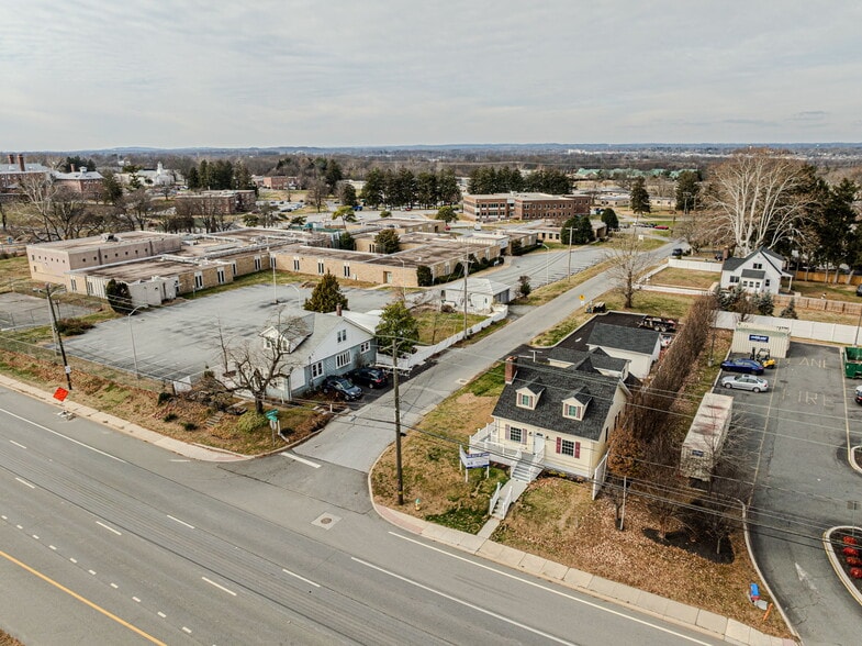 More Photos Of 2101 N Dupont Hwy, New Castle Freestanding For Sale