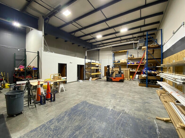 More Photos Of 8201 E 34th St, Wichita Light Distribution For Lease