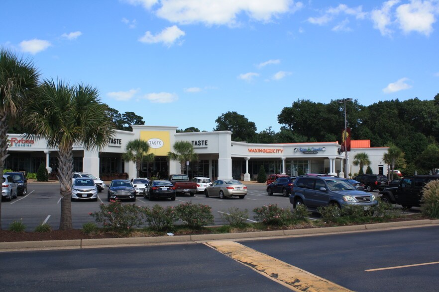 More Photos Of 1554-1560 Laskin Rd, Virginia Beach General Retail For Lease