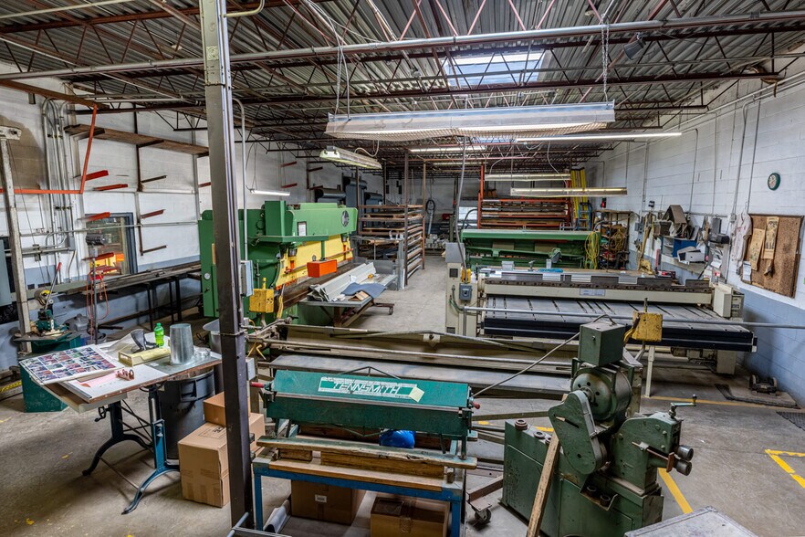 More Photos Of 3946 Indian Ripple Rd, Dayton Warehouse For Lease