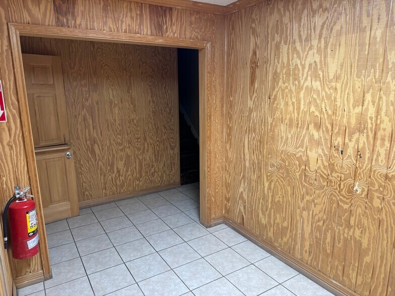 More Photos Of 4745 Fannett Rd, Beaumont Industrial For Lease