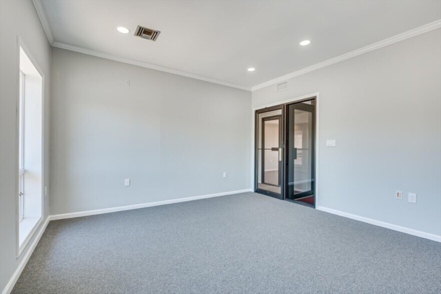 More Photos Of 289 State Route 33, Manalapan Township Unknown For Lease