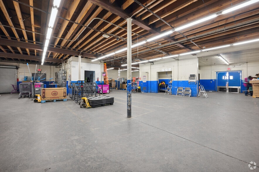 More Photos Of 5270 W Sunset Blvd, Los Angeles Freestanding For Lease