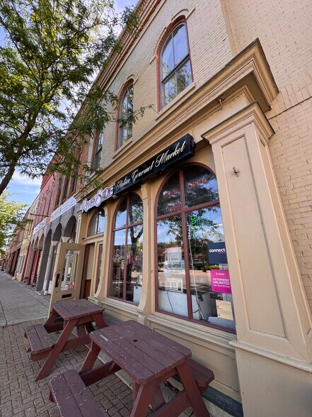More Photos Of 145 Riley St, Dundee Storefront Retail Office For Sale