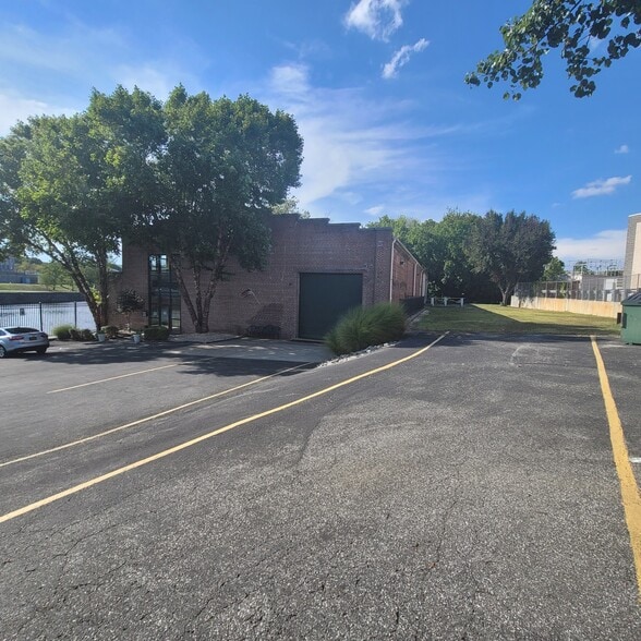 More Photos Of 1601 N Jessup St, Wilmington Manufacturing For Sale