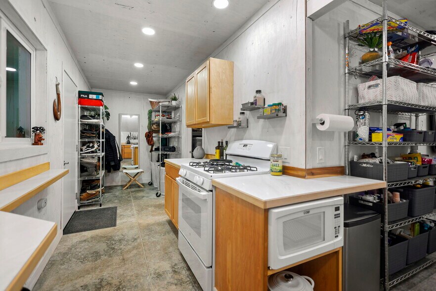 More Photos Of 16710 Oak Hollow Dr, Cottonwood Lodge Meeting Hall For Sale