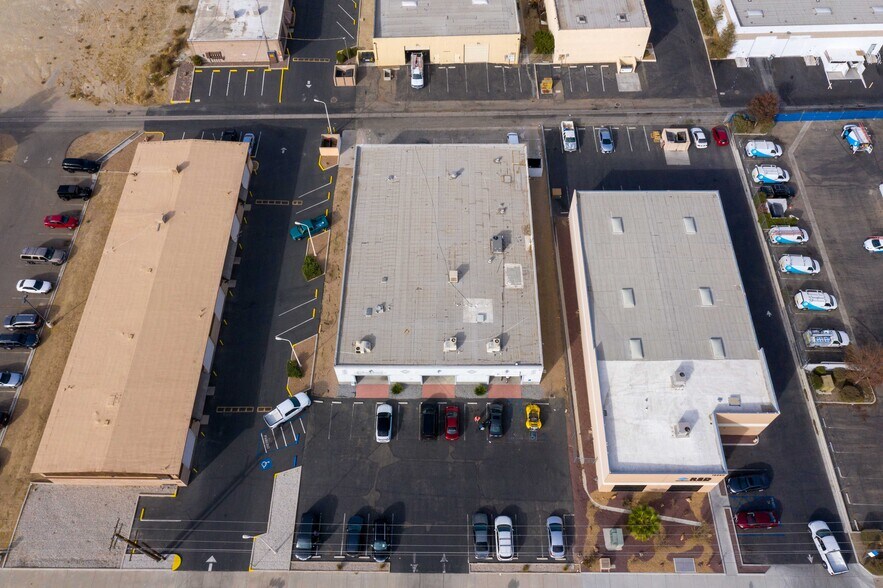 More Photos Of 15354 Bonanza Rd, Victorville Storefront Retail Office For Lease
