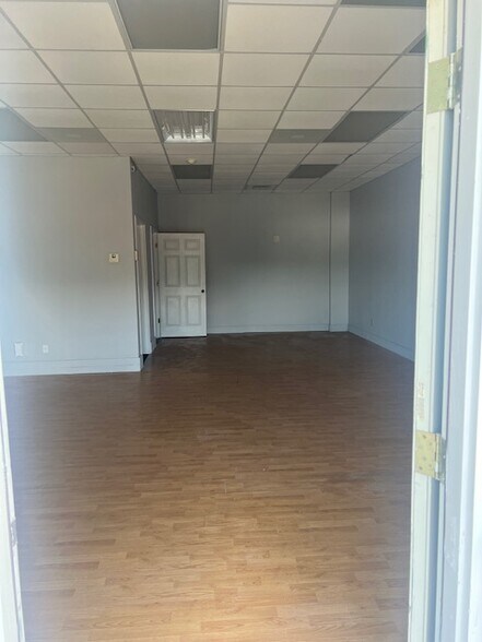 More Photos Of 511 Settlement Rd, Gray General Retail For Lease