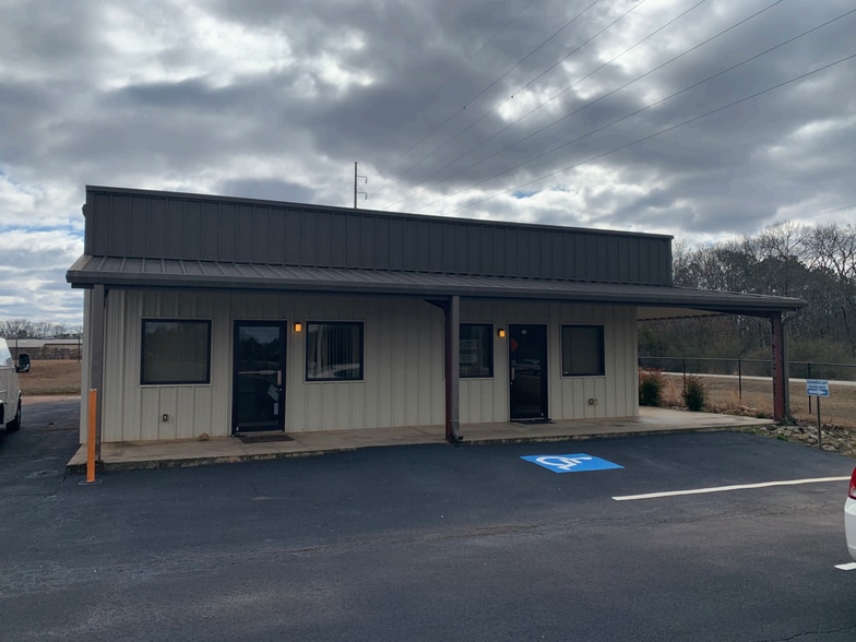 Primary Photo Of 179 Highway 11 S, Social Circle Office For Lease