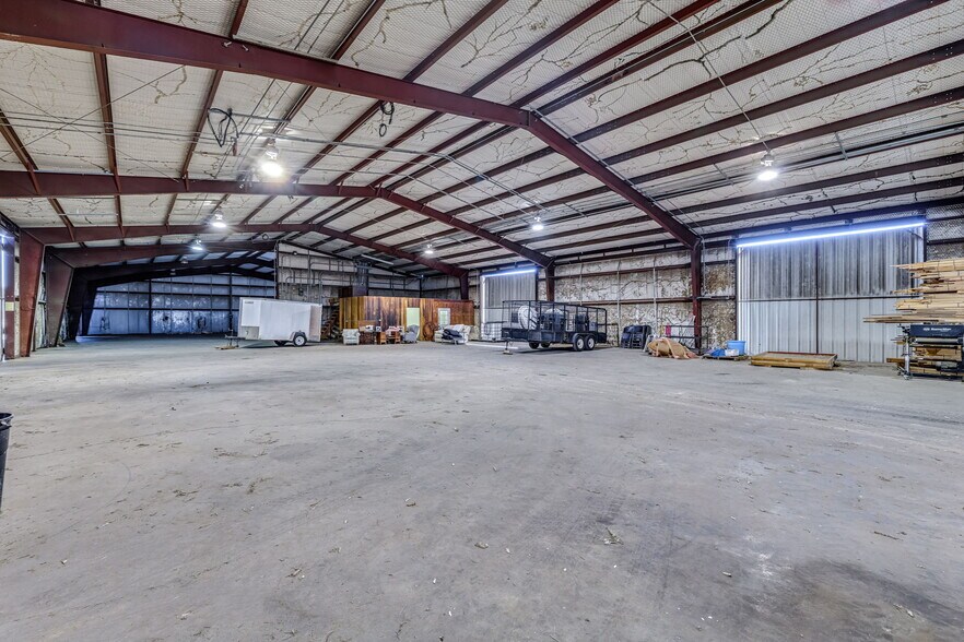 More Photos Of 2684 W US Highway 290, Fredericksburg Warehouse For Sale