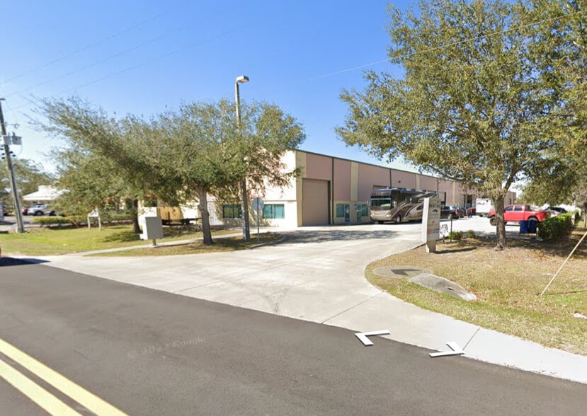 More Photos Of 1404 Hamlin Ave, Saint Cloud Warehouse For Lease