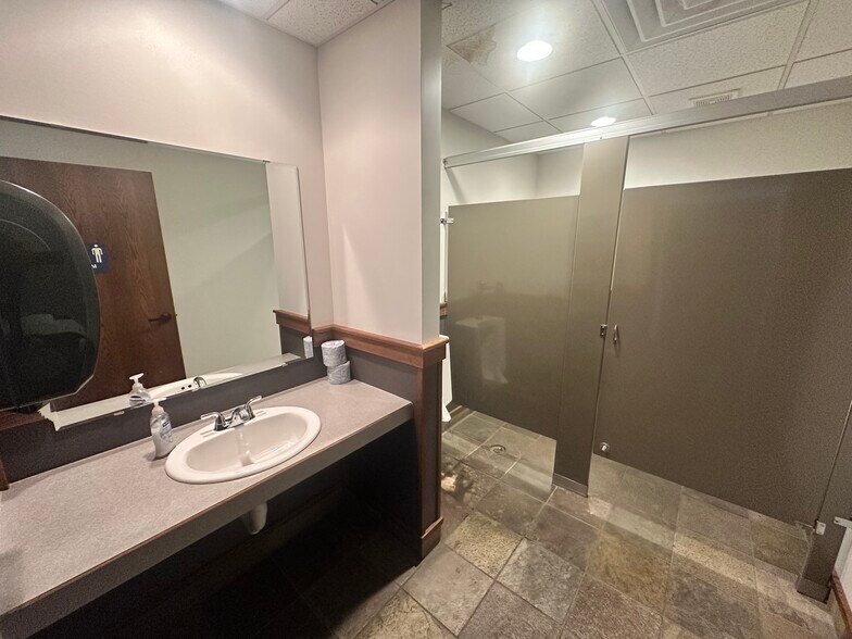 More Photos Of 1555 Campus Way, Billings Office For Sale