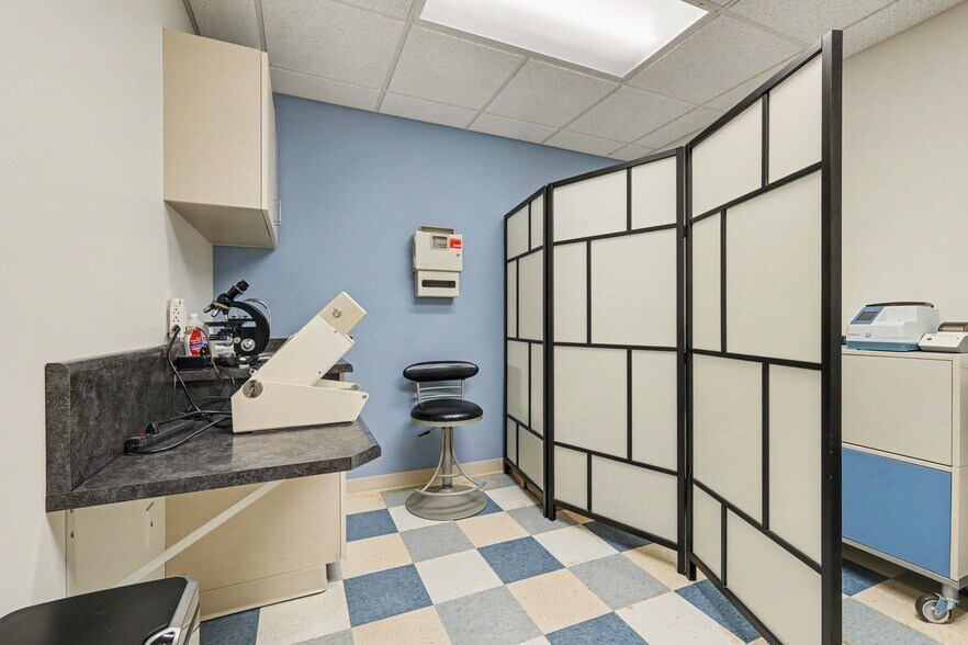 More Photos Of 2801 Leonard Dr, Valparaiso Medical For Sale