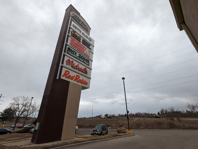 More Photos Of 7310-7490 W 52nd Ave, Arvada Unknown For Lease