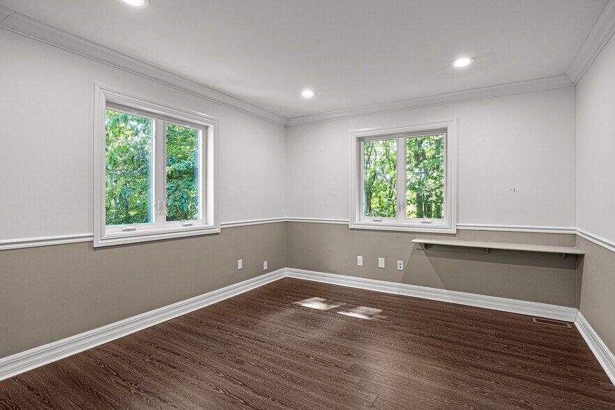 More Photos Of 352 Monmouth Rd, Millstone Township Office For Lease