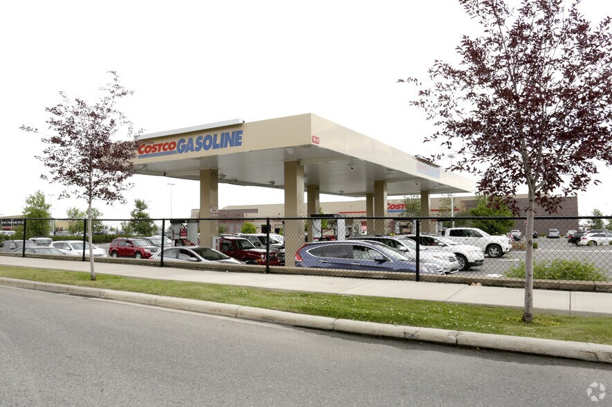 More Photos Of 11320 Sarcee Trl NW, Calgary Unknown For Lease