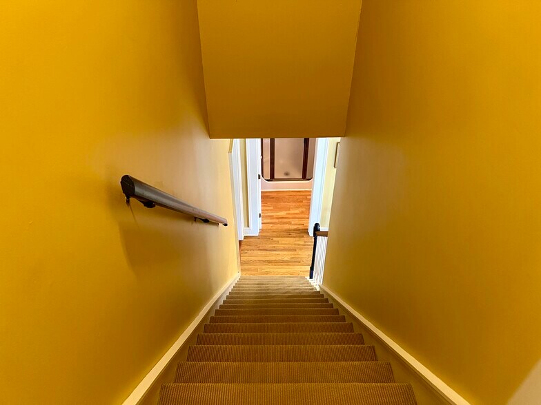 More Photos Of 210 S College St, Franklin Office For Sale