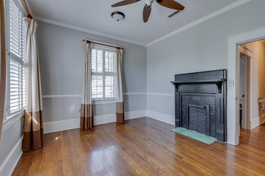 More Photos Of 906 Augusta St, Greenville Office For Sale