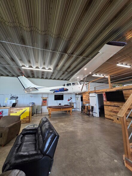 More Photos Of 1041 Hwy 54, Innisfail Refrigeration Cold Storage For Lease