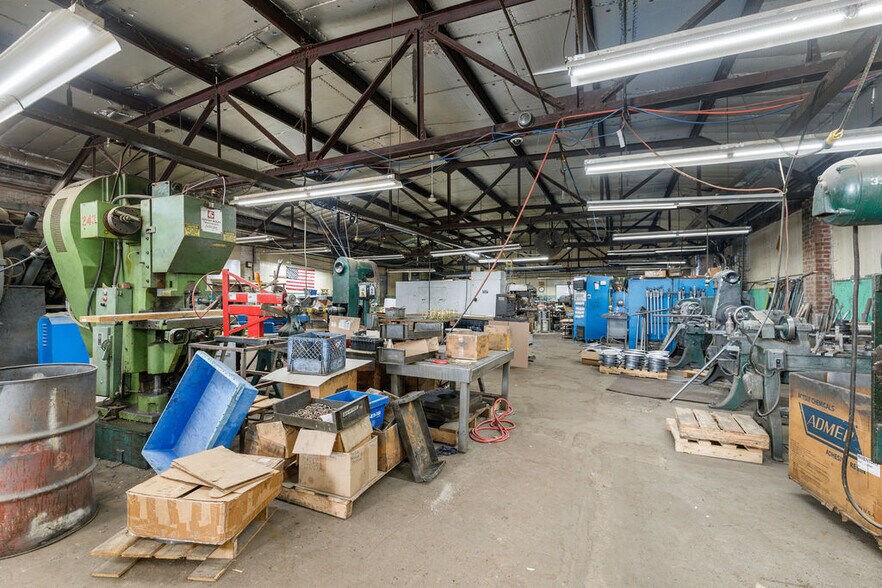 More Photos Of 906 Burnet Ave, Syracuse Warehouse For Sale