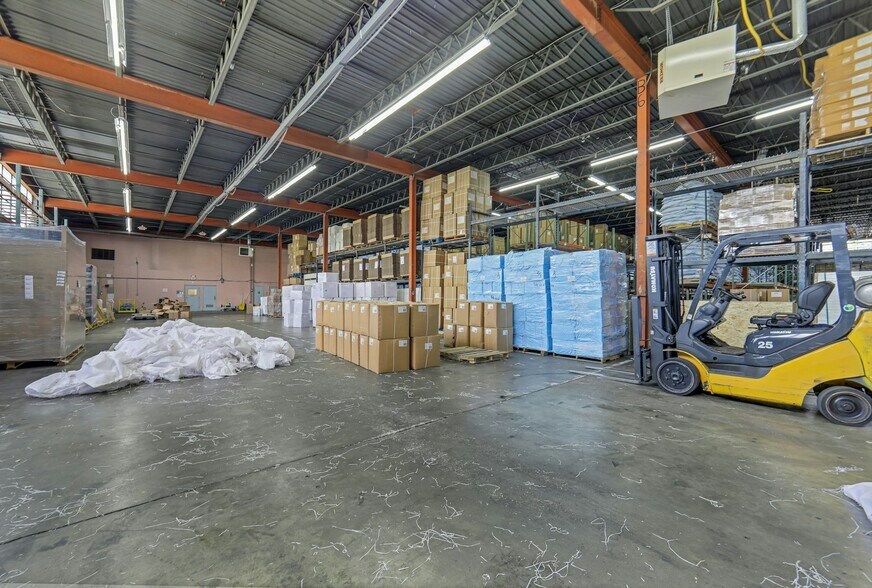 More Photos Of 370 Bergen Ave, Kearny Warehouse For Lease