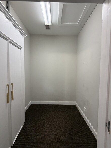 More Photos Of 3520 US Highway 41 N, Byron General Retail For Lease