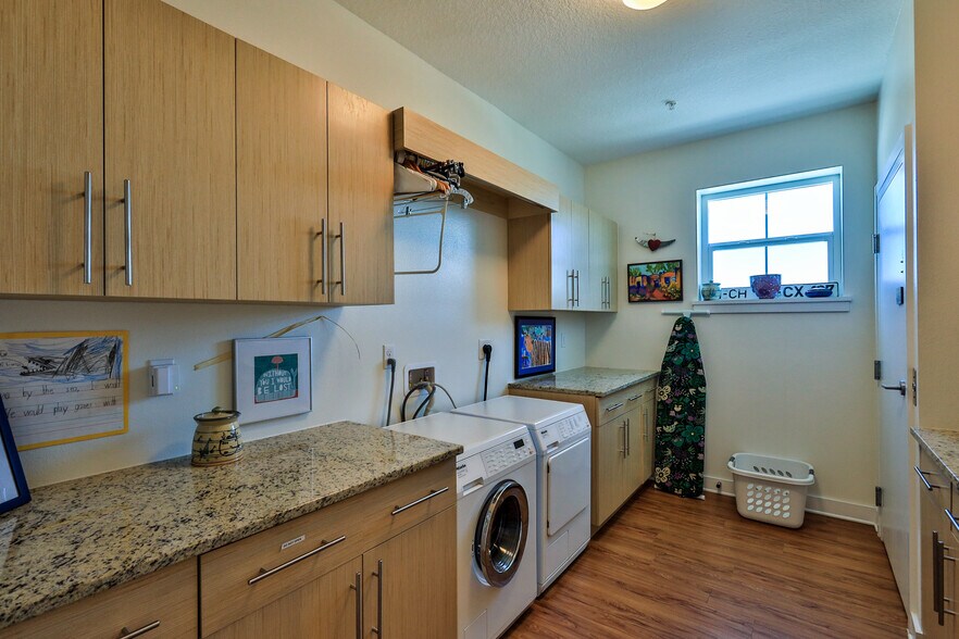 More Photos Of 215 S Palmetto Ave, Daytona Beach Office For Sale