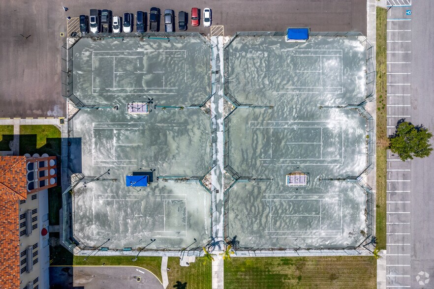 More Photos Of 400 Treasure Island Cswy, Treasure Island Marina For Lease