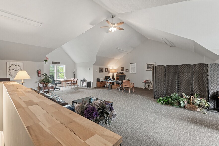 More Photos Of 1709 Southcross Dr W, Burnsville Loft Creative Space For Sale