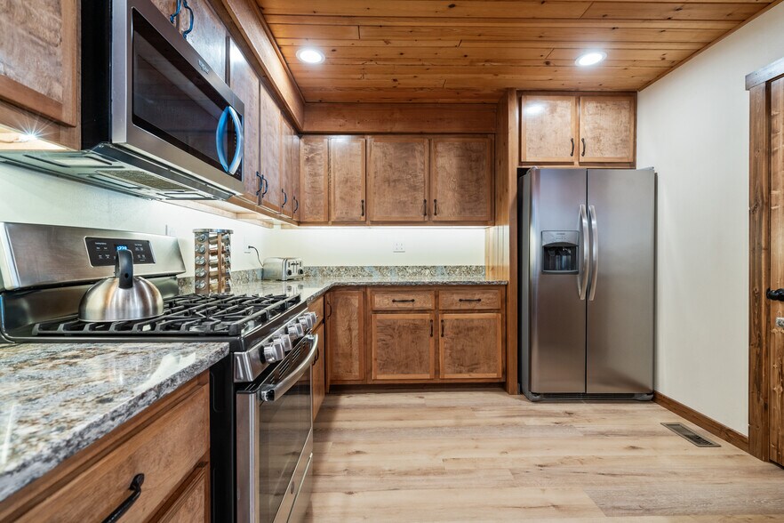 More Photos Of 1845 Hodgson Rd, Whitefish Hotel For Sale