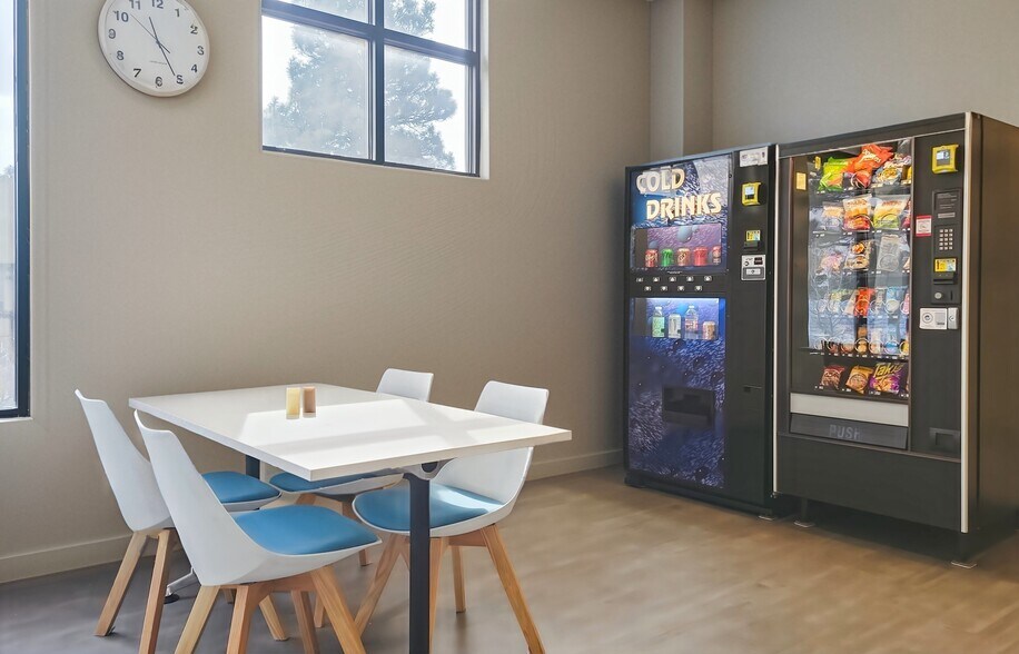 More Photos Of 1120 W University Ave, Flagstaff Coworking Space