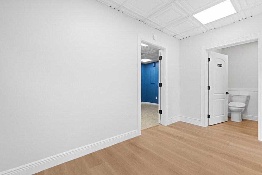 More Photos Of 407 SE Ocean Blvd, Stuart Storefront Retail Office For Lease