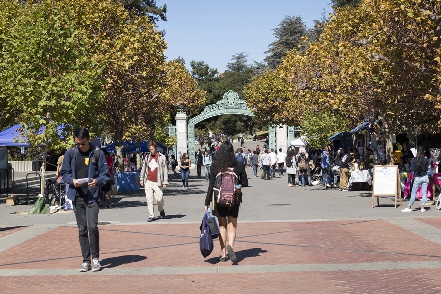 More Photos Of 2100 Shattuck Ave, Berkeley Office For Lease