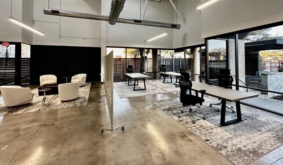 More Photos Of 2214 Braker Ln, Austin Distribution For Lease