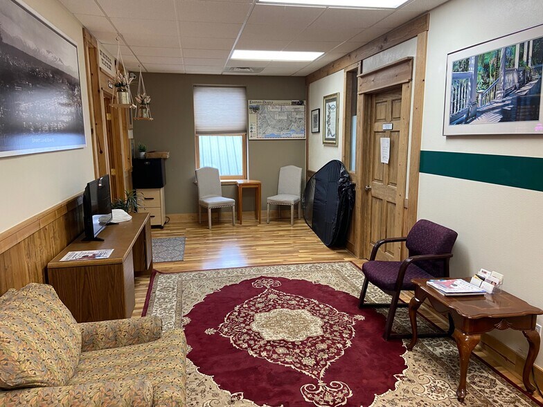 More Photos Of 6249 W Maine St, Spirit Lake Restaurant For Sale
