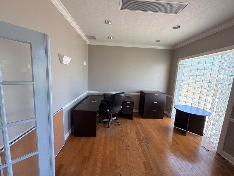 More Photos Of 1001 State Route 590, Oldsmar Warehouse For Lease