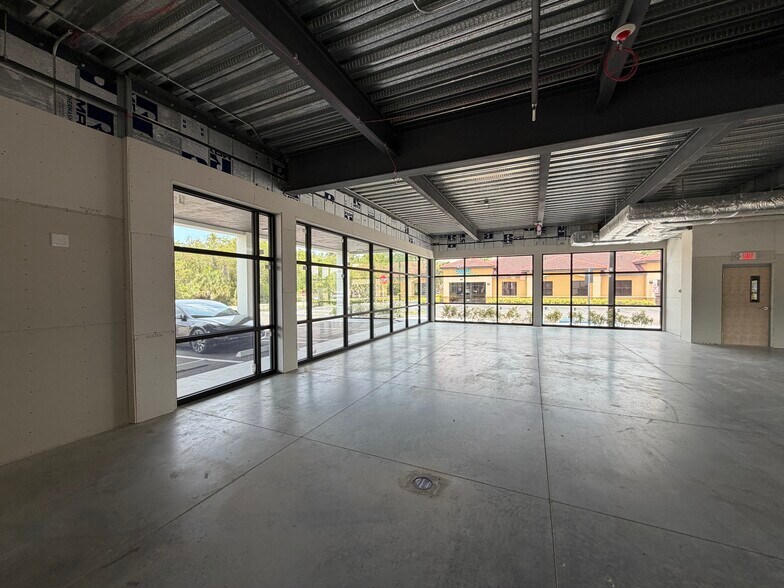 More Photos Of 13811 Metropolis Ave, Fort Myers Office For Sale
