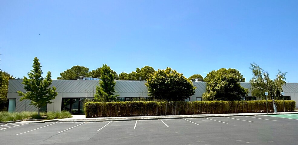 More Photos Of 10161-10181 Bubb Rd, Cupertino Research And Development For Lease