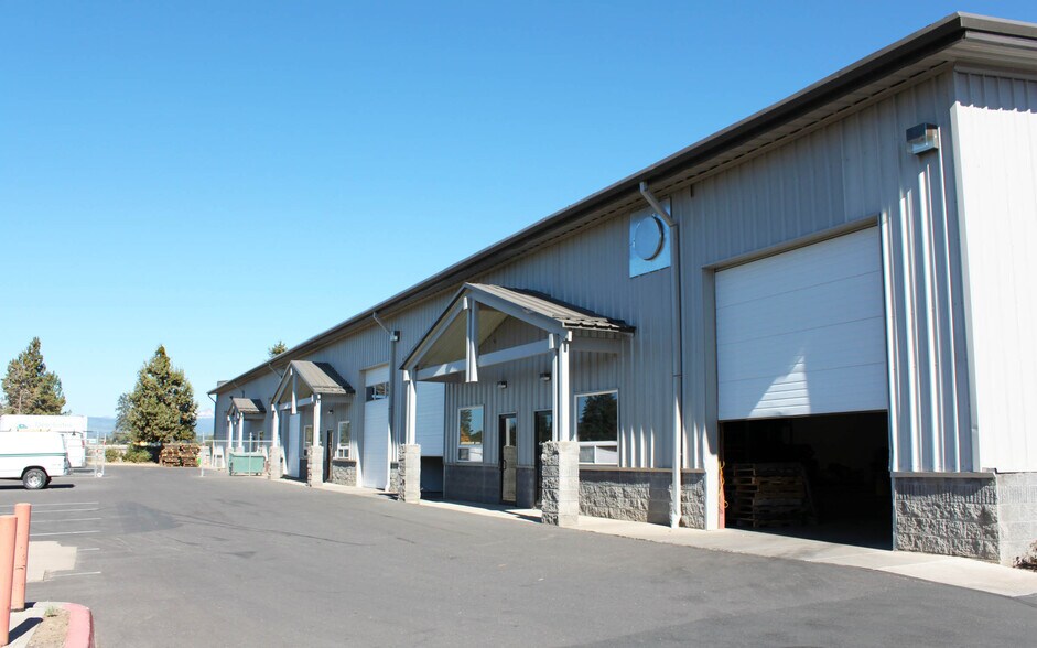 Primary Photo Of 615 SE Glenwood Dr, Bend Warehouse For Lease