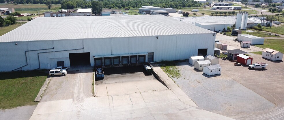 More Photos Of 706 James Hargrove St, Greenwood Manufacturing For Lease