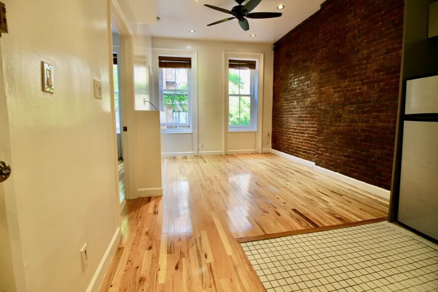 More Photos Of 222 E 18th St, New York Apartments For Sale