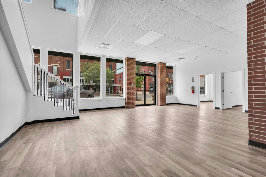 More Photos Of 127 W Main St, Ardmore Office For Sale