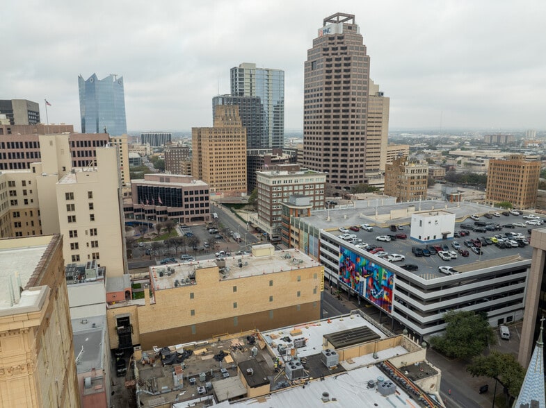 More Photos Of 214 E Travis St, San Antonio Apartments For Lease