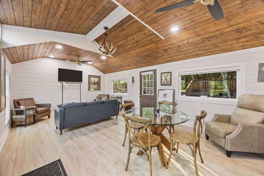 More Photos Of 4201 Pleasant Valley Rd, Union Grove Restaurant For Sale