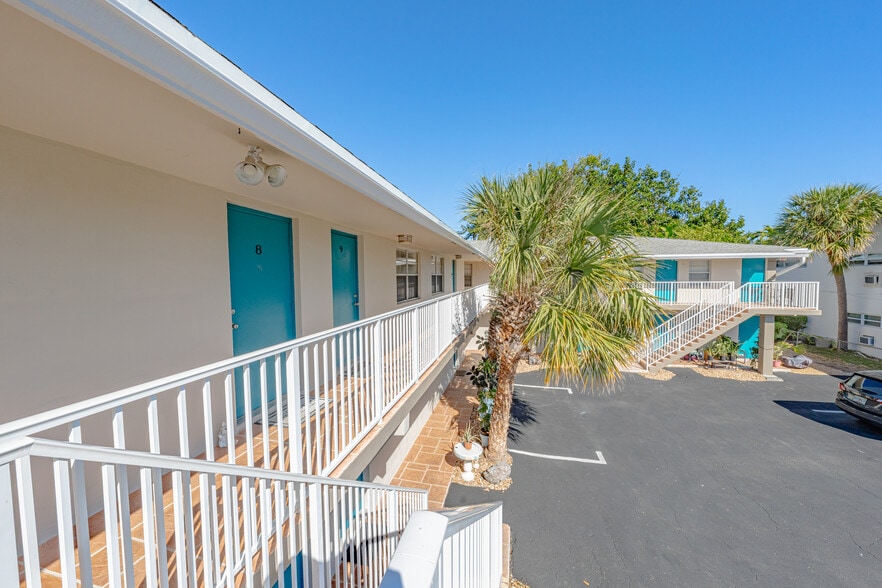 More Photos Of 3213 SE 12th St, Pompano Beach Apartments For Sale