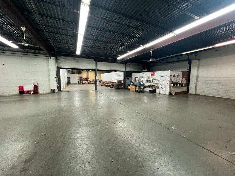 More Photos Of 3353 Noell Ave, Bronx Warehouse For Lease