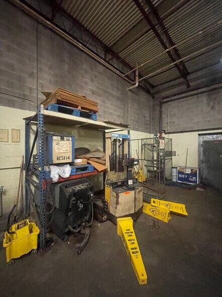 More Photos Of 1150 E Peace St, Canton Unknown For Lease