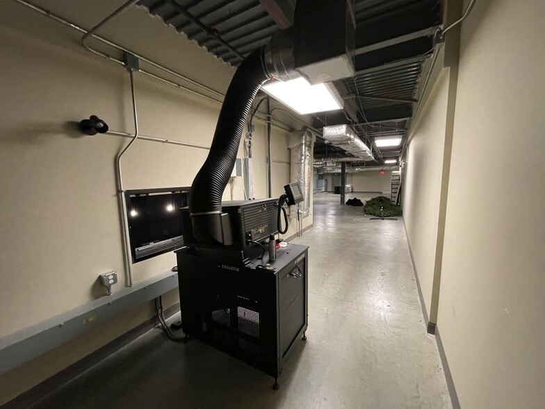 More Photos Of 4780 Cornell Rd, Cincinnati Movie Theatre For Sale