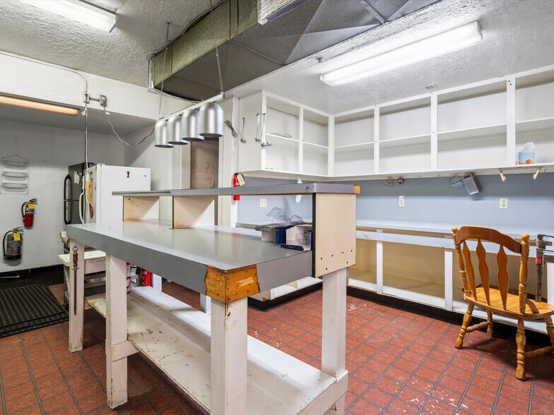 More Photos Of 900 S Highway 39, Huntsville Restaurant For Sale