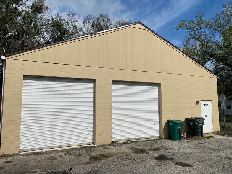 Primary Photo Of 958 Teresa St, Daytona Beach Office For Lease